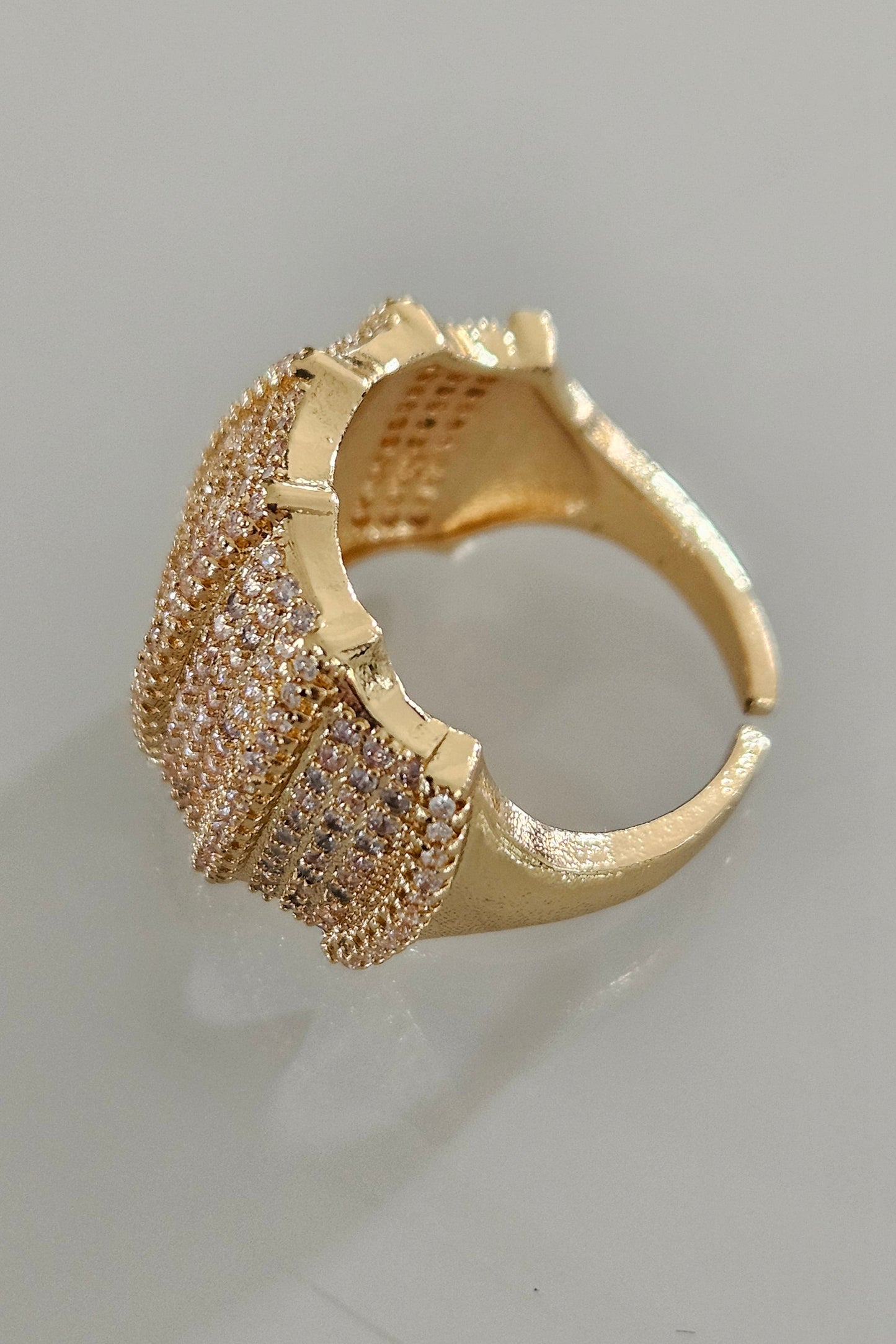 SORTIJA DORADA CON BRILLANTES