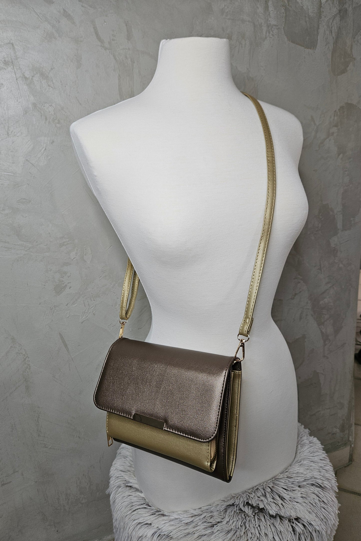 CARTERA "CROSS BODY" DOS TONOS