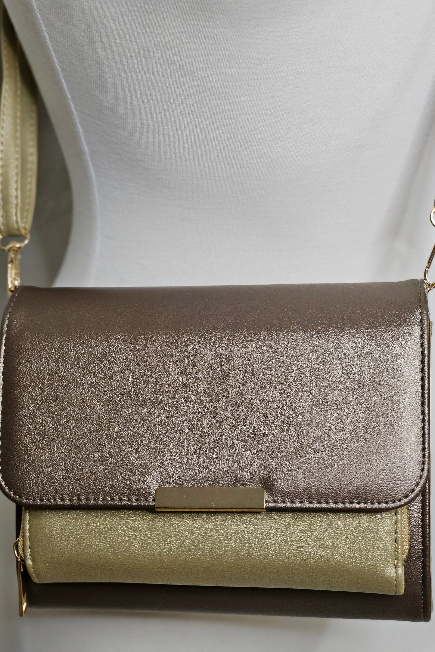 CARTERA "CROSS BODY" DOS TONOS