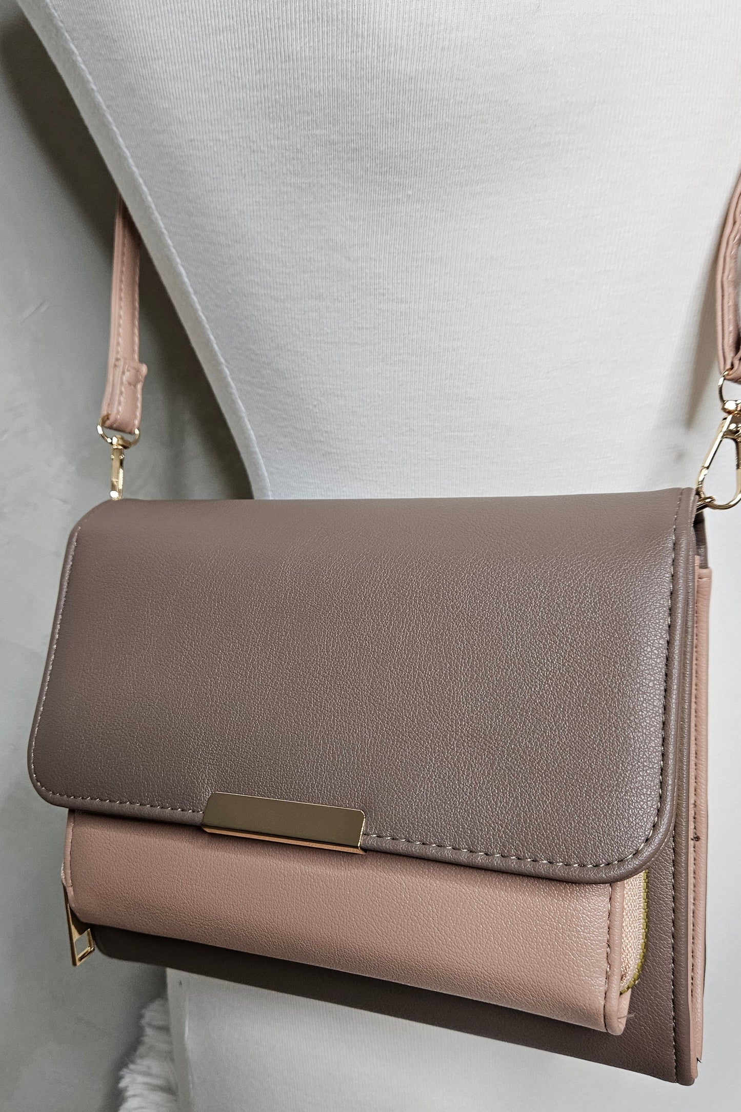 CARTERA "CROSS BODY" DOS TONOS