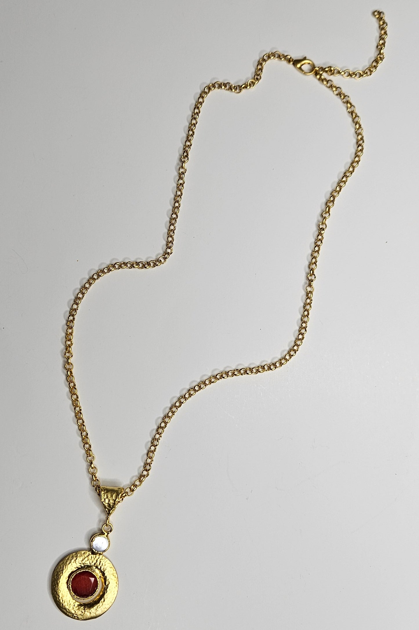 COLLAR TURCO DORADO EN CADENA CON PENDANT PIEDRA TERRACOTA