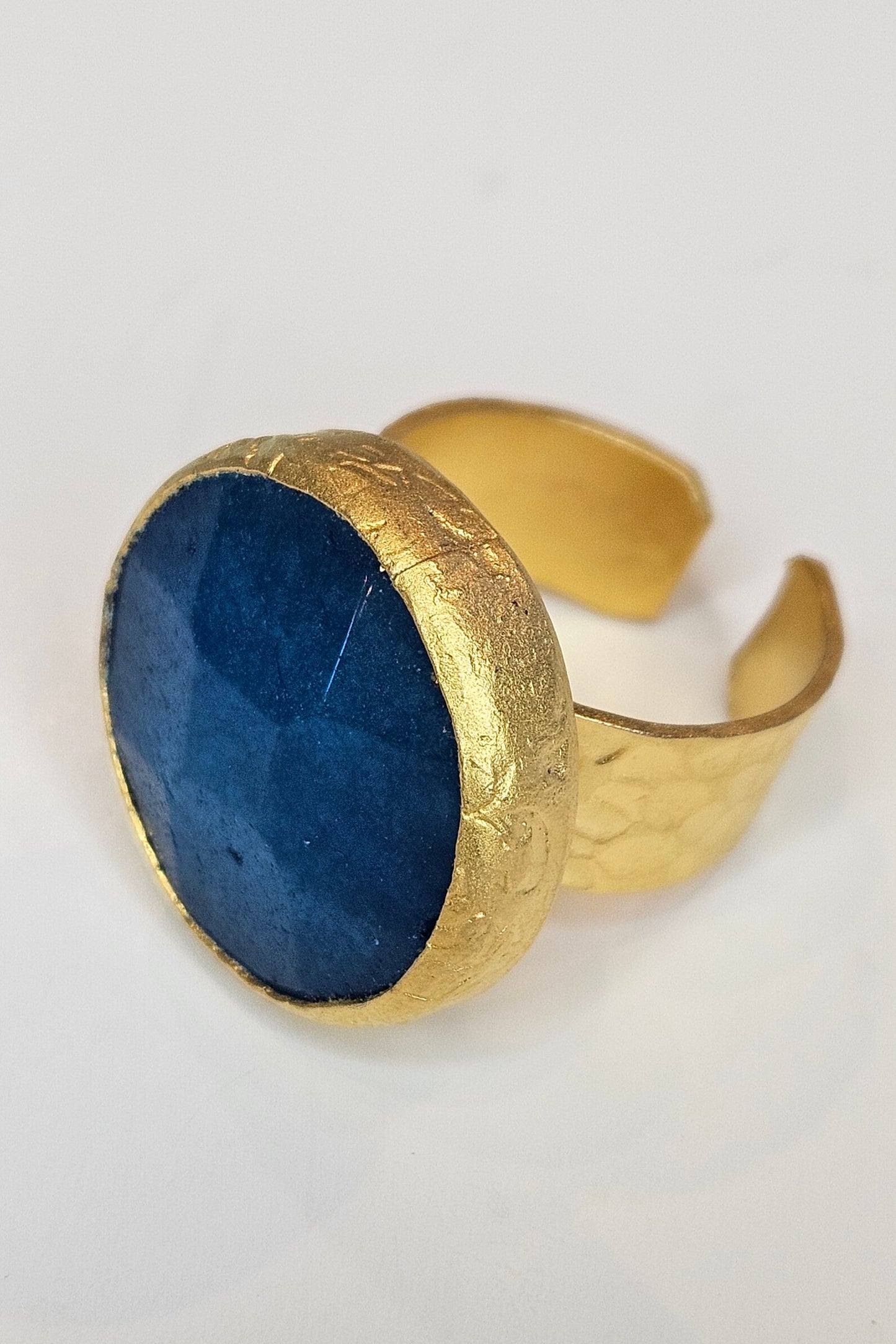 SORTIJA TURCA DORADA CON PIEDRA REDONDA AZUL