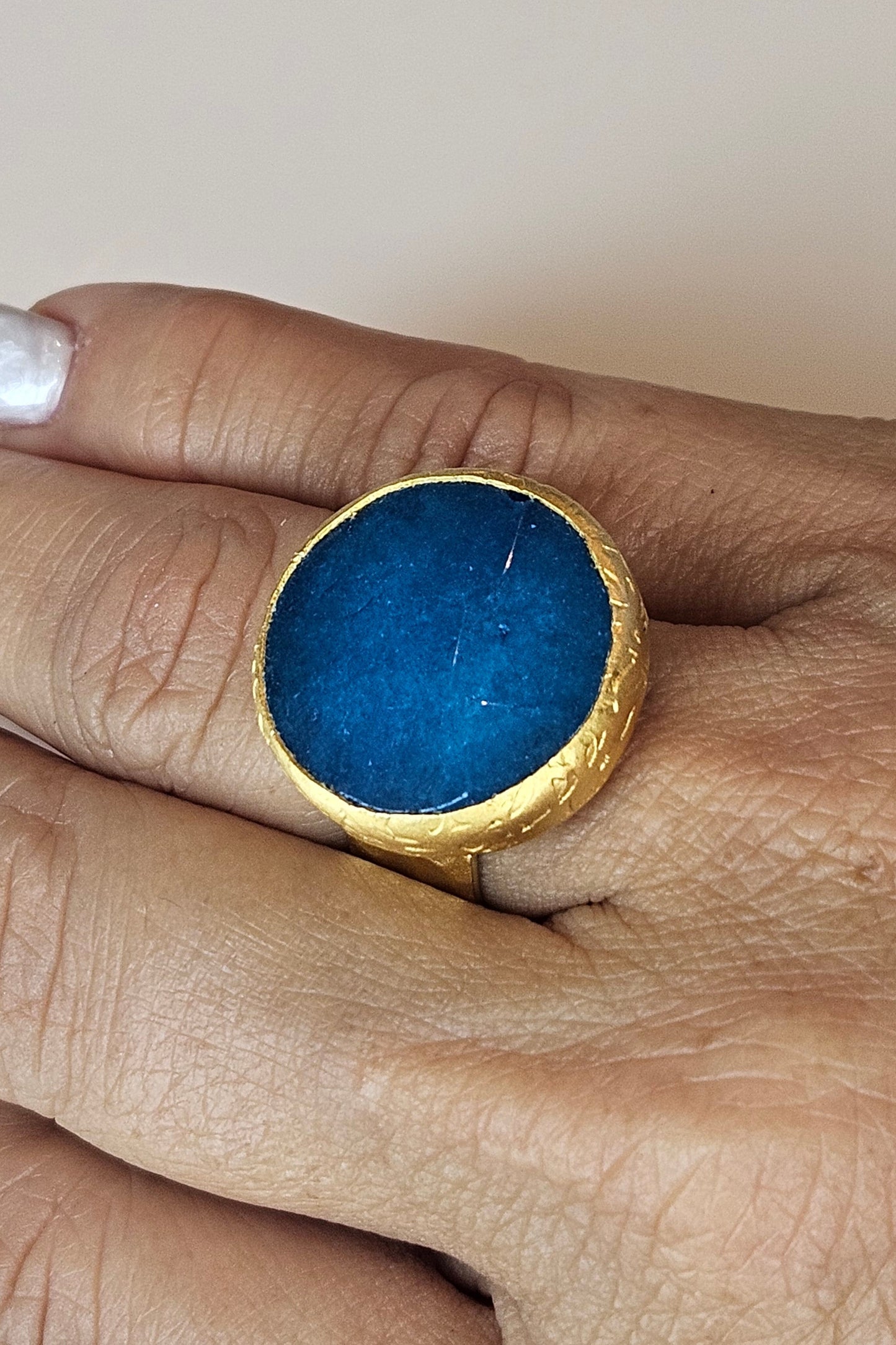 SORTIJA TURCA DORADA CON PIEDRA REDONDA AZUL