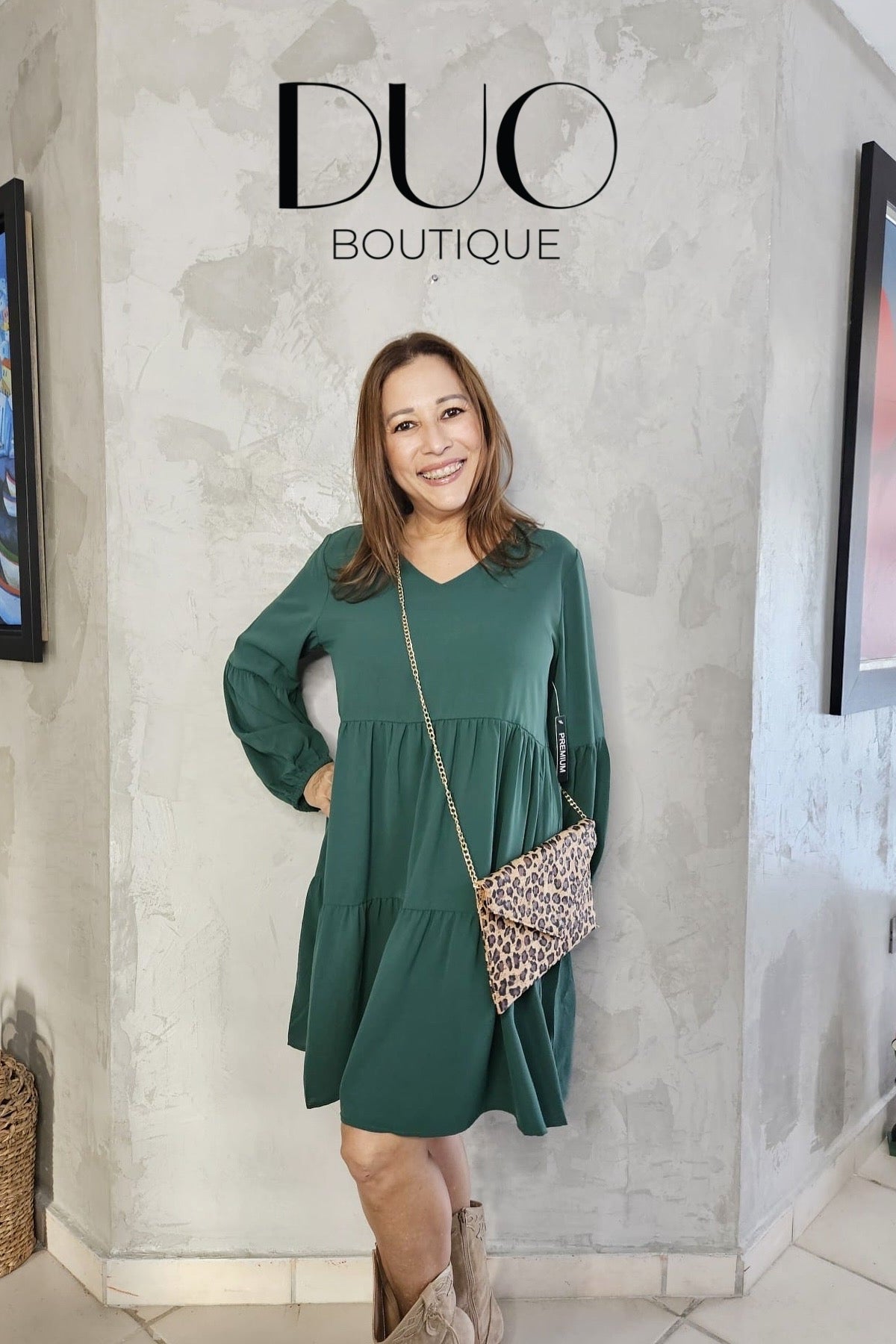 TRAJE VERDE CORTO