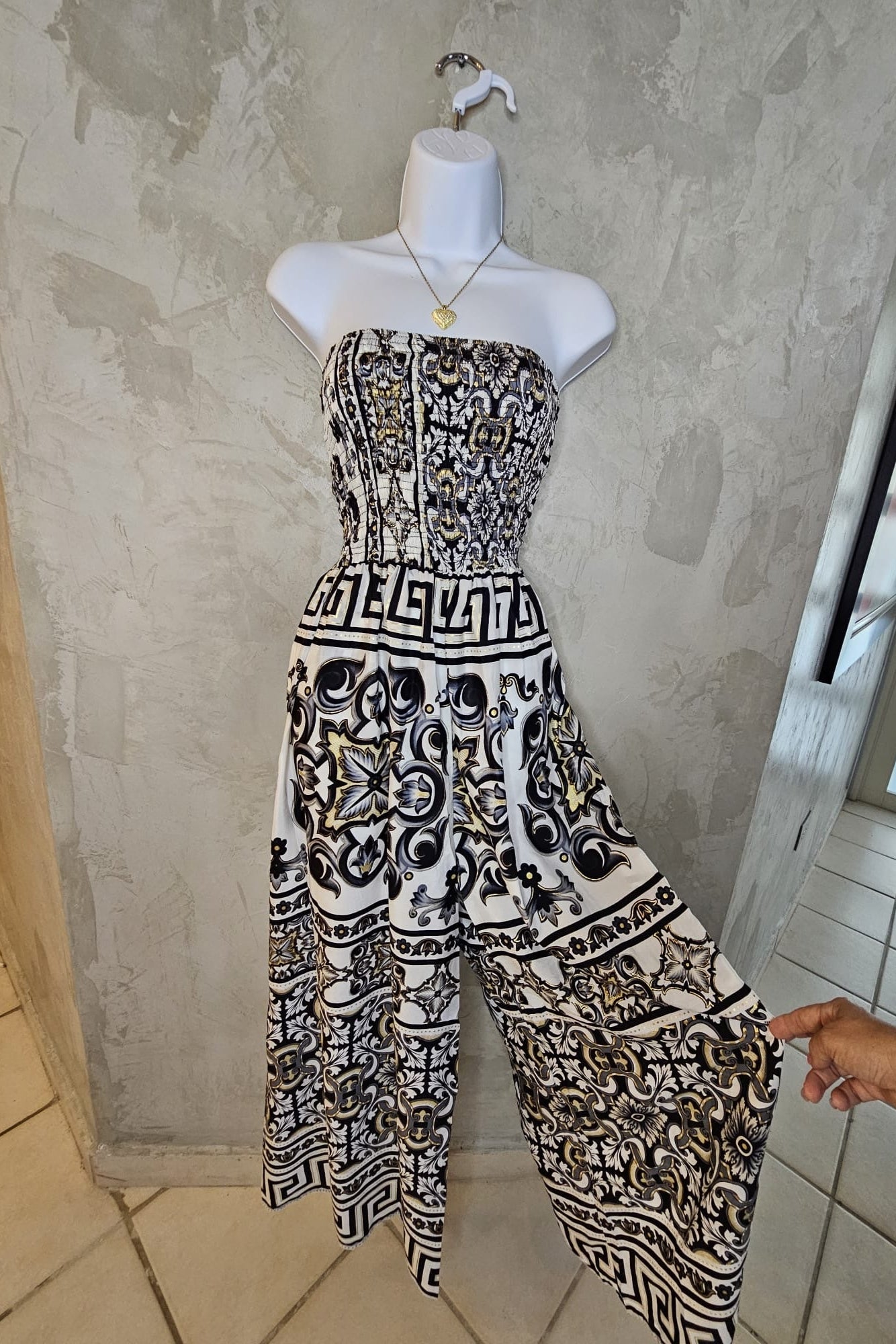 JUMPSUIT STRAPLESS BLANCO Y NEGRO