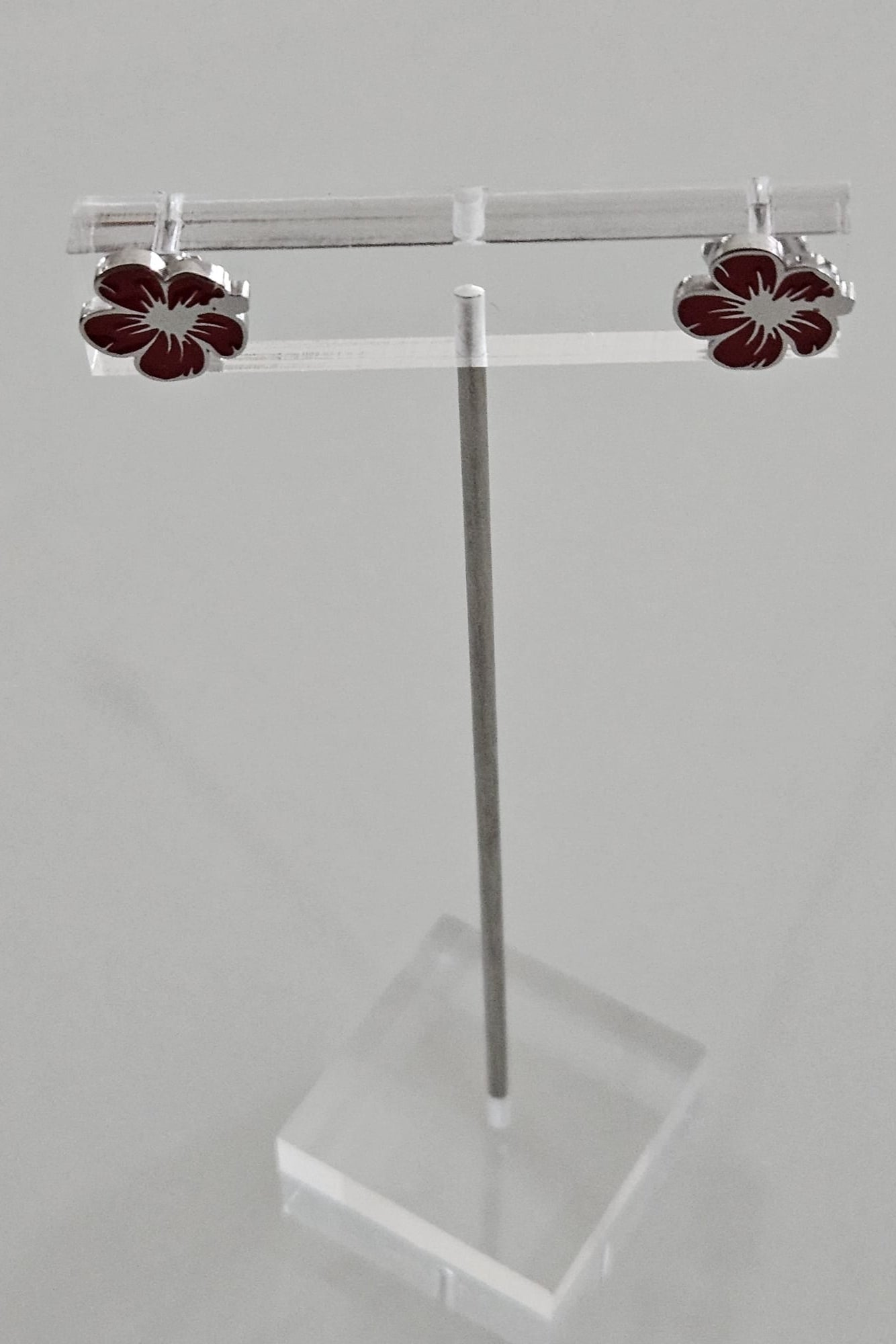 SET DE CADENA PLATEADA CON AMAPOLA ROJA, PANTALLAS Y SORTIJA