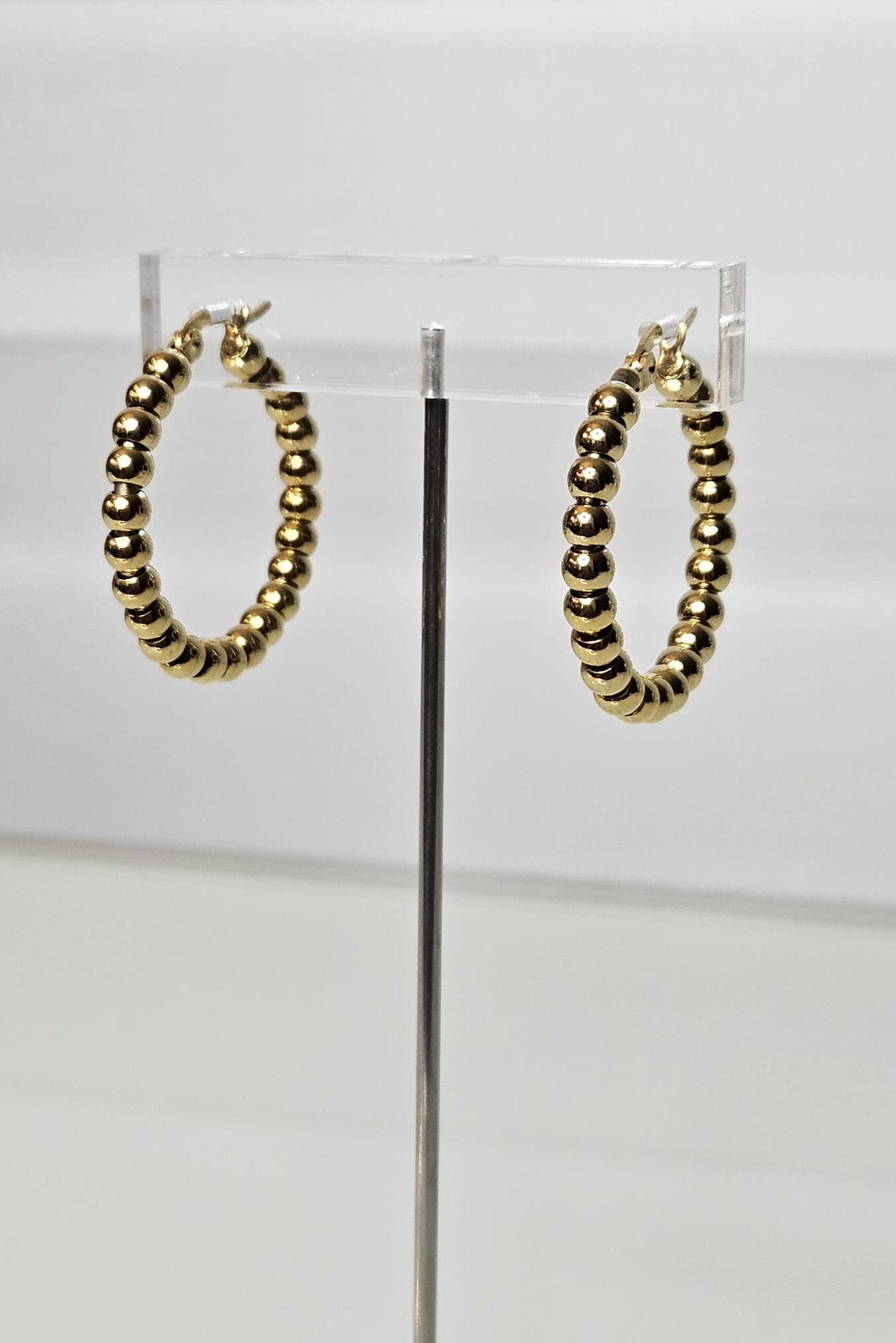 PANTALLAS DE ARGOLLA DORADAS CON ESFERAS