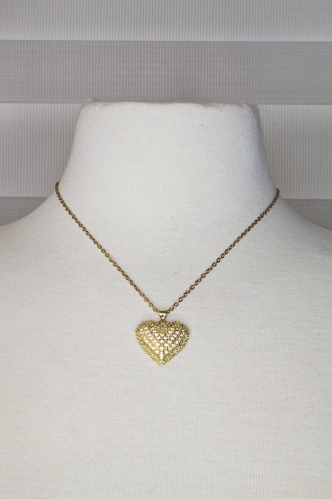 CADENA DORADA CON PENDANT DE CORAZÓN CON BRILLANTES
