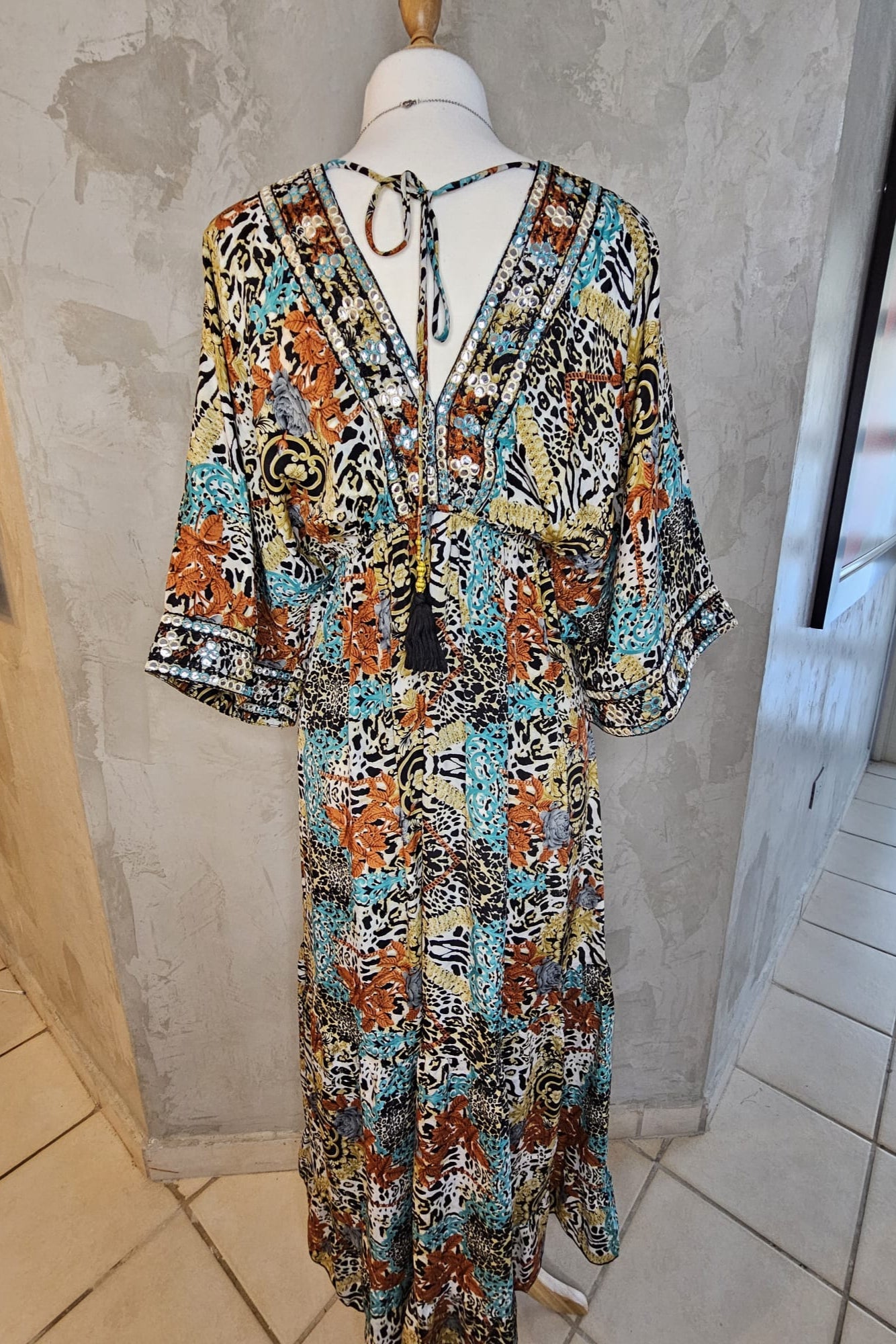 MAXI-DRESS "BOHO" CON TONOS DE AZUL, TERRACOTA Y ANIMAL PRINT