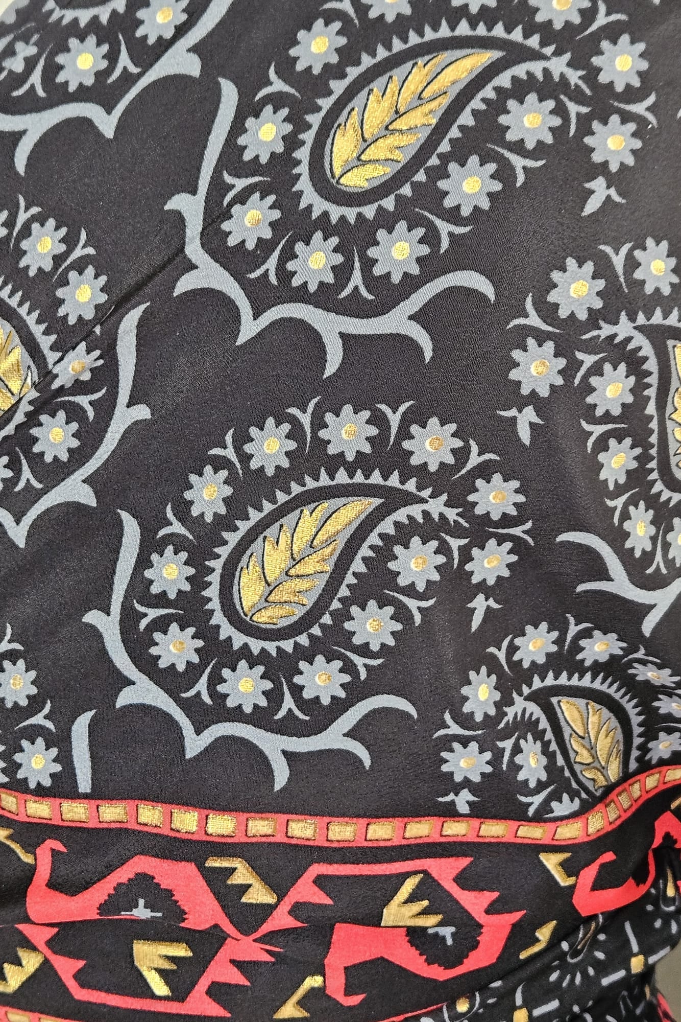 LONG SKIRT AND BLOUSE SET WITH BLACK, WHITE, AND RED PRINT