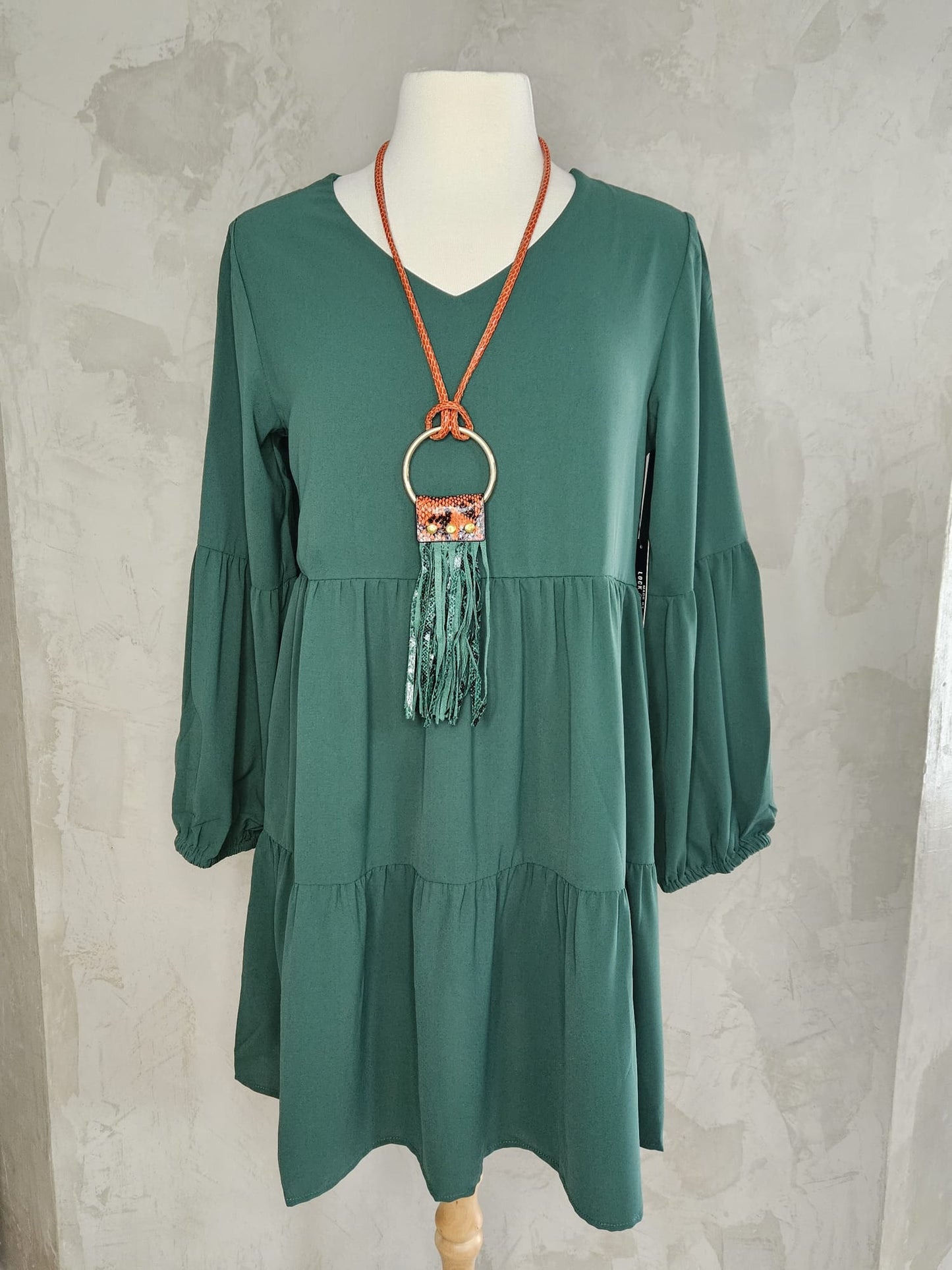 TRAJE VERDE CORTO