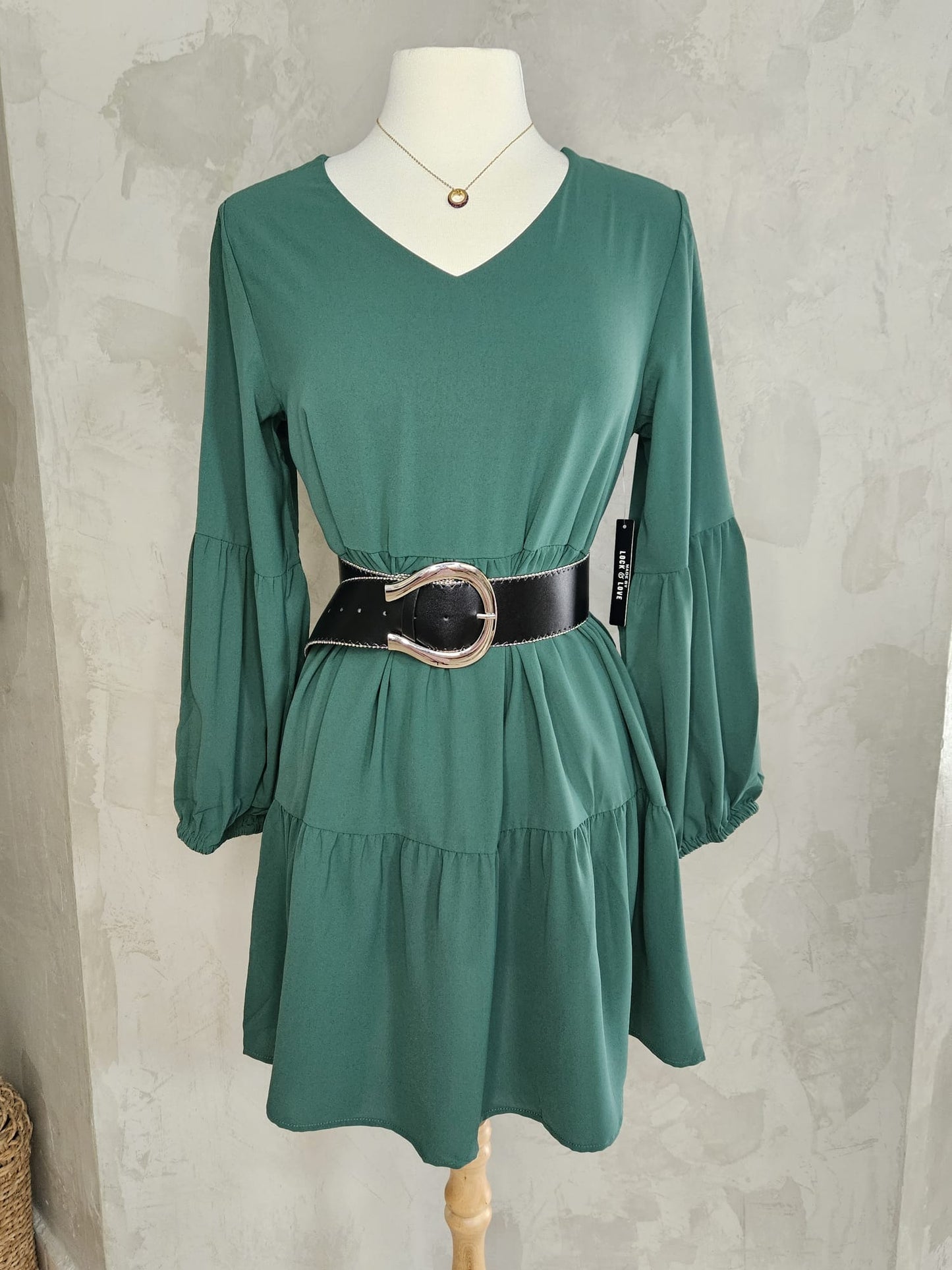 TRAJE VERDE CORTO