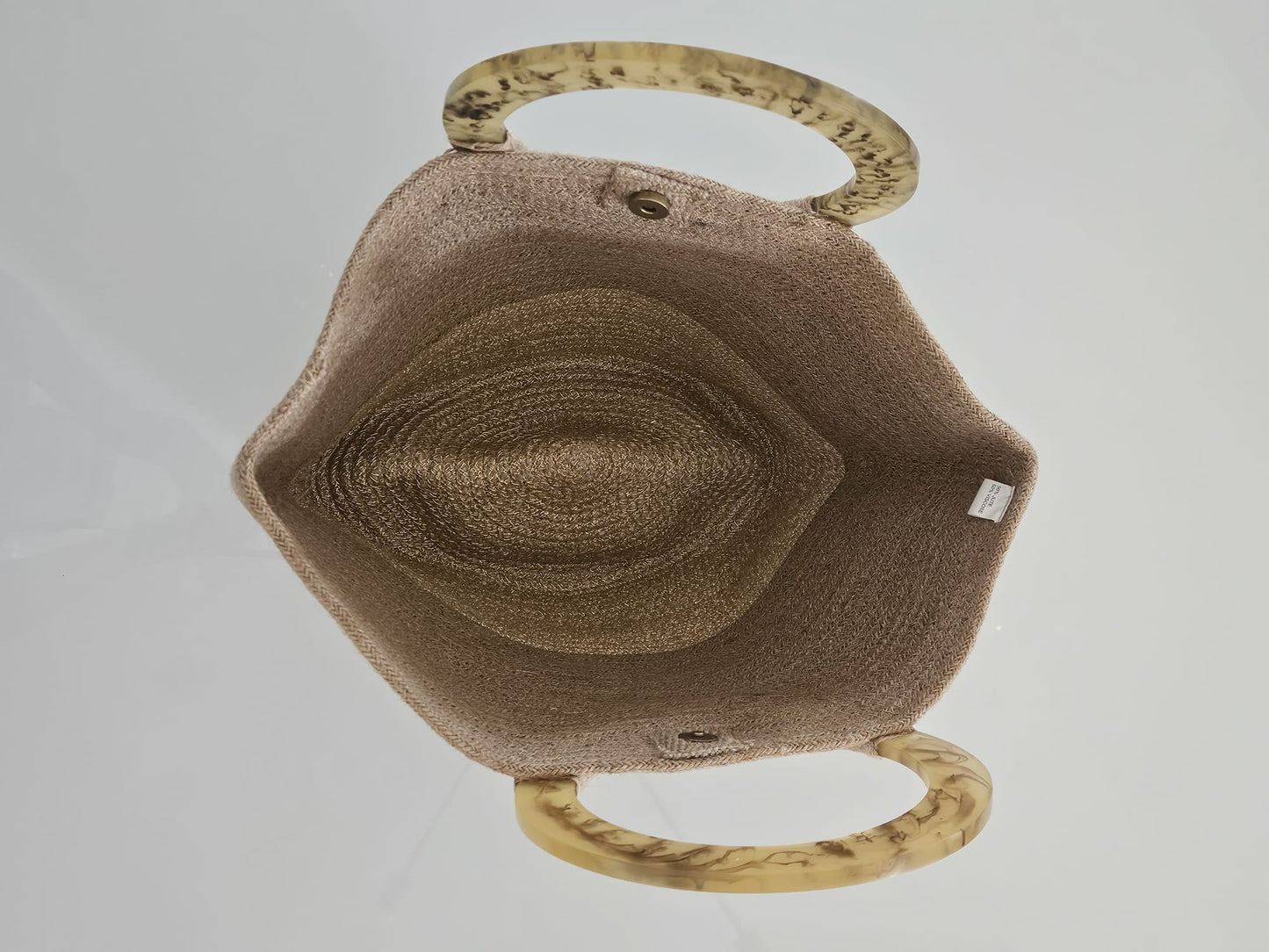 CARTERA EN PAJA CREMA DOS TONOS MANGO EN ARO RESINA