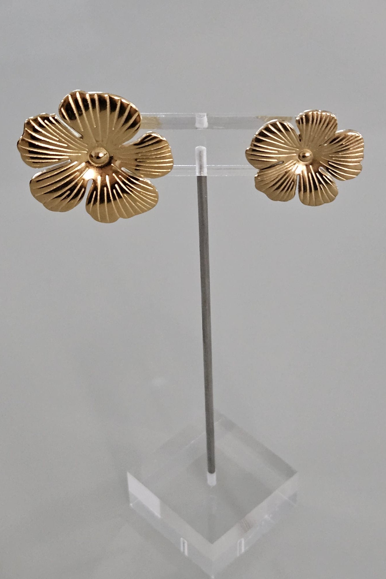 PANTALLAS COLOR ORO FLOR