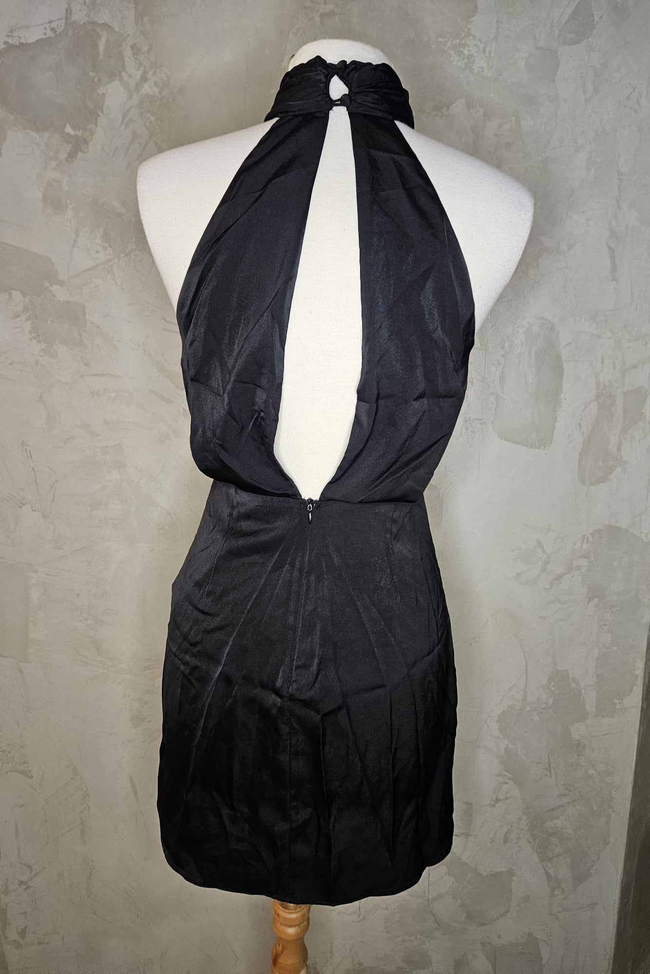 TRAJE "HALTER" CORTO COLOR NEGRO