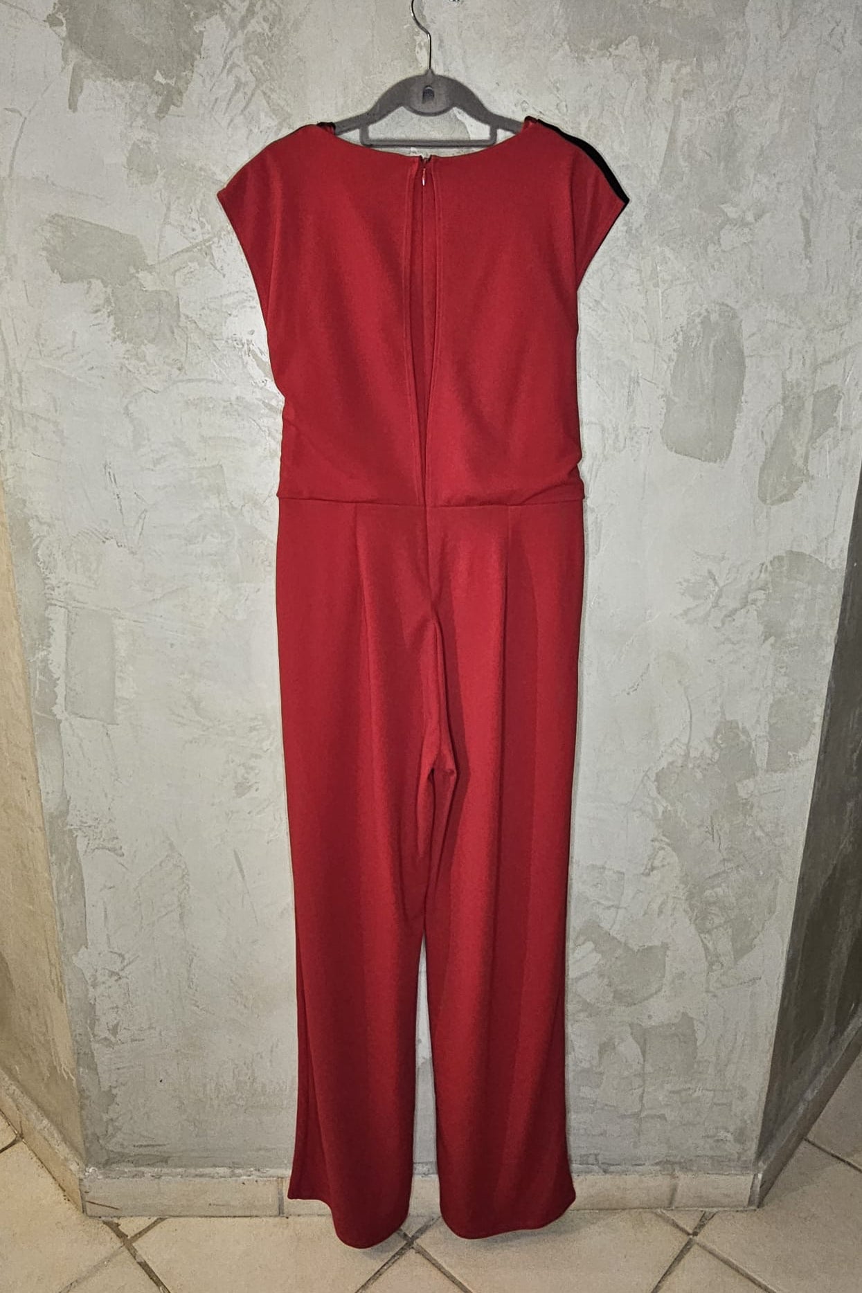 JUMPSUIT NEGRO Y ROJO