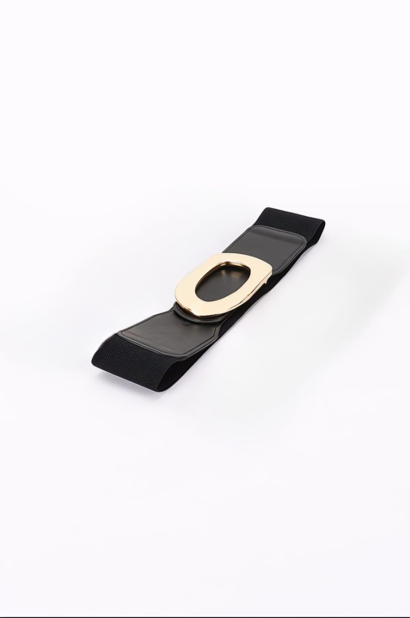 CORREA NEGRA CON HEBILLA LLAMATIVA DORADA