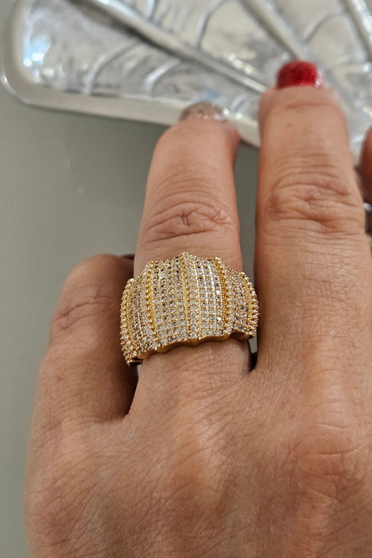 SORTIJA DORADA CON BRILLANTES