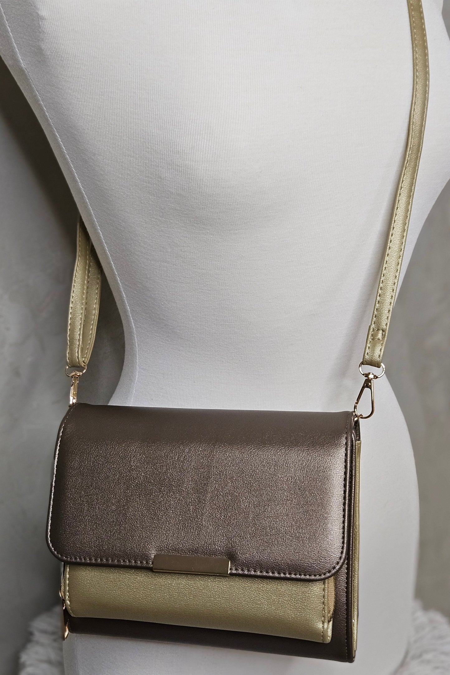 CARTERA "CROSS BODY" DOS TONOS