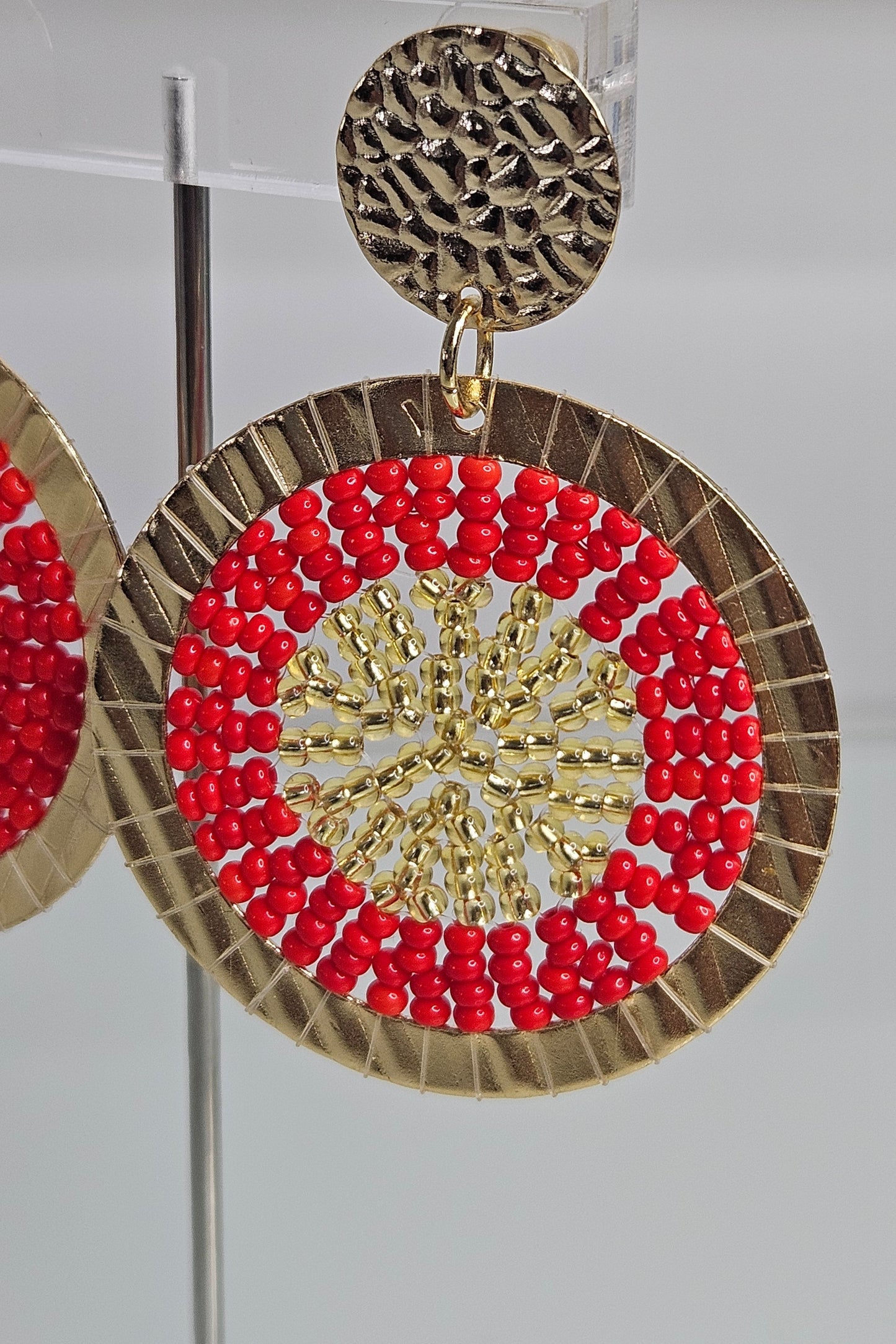 SET DE PULSERA TRENZADA Y ARETES DORADO Y ROJO