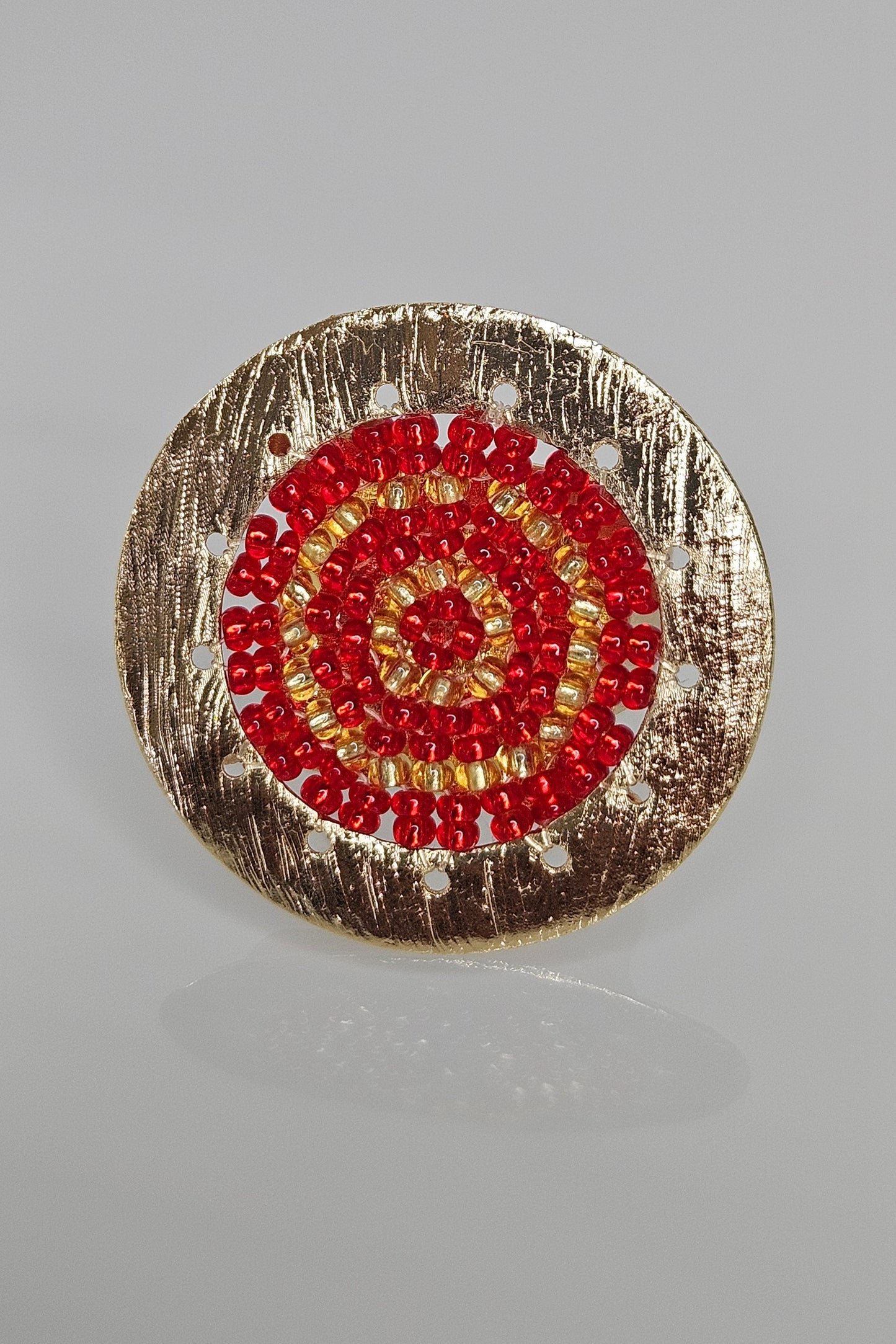 SORTIJA DORADA Y ROJO