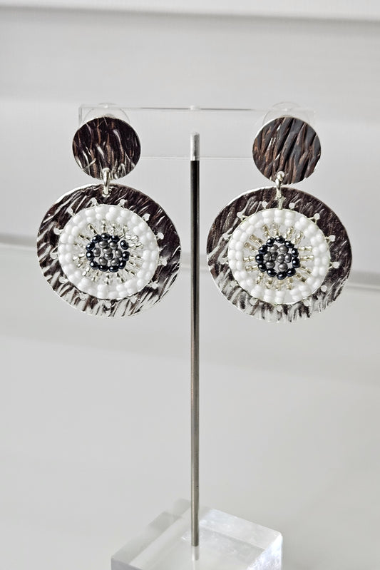 PANTALLAS REDONDAS PLATEADAS CON BLANCO Y GRIS