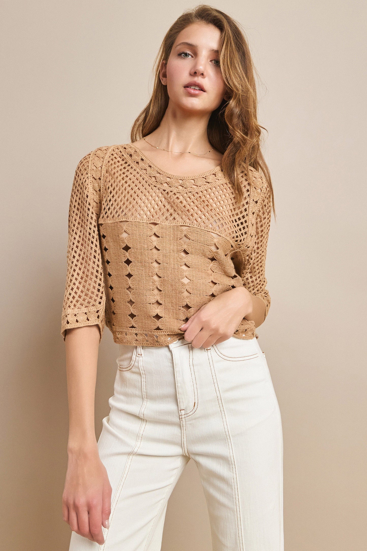 BLUSA DE CROCHET DE MANGA CORTA