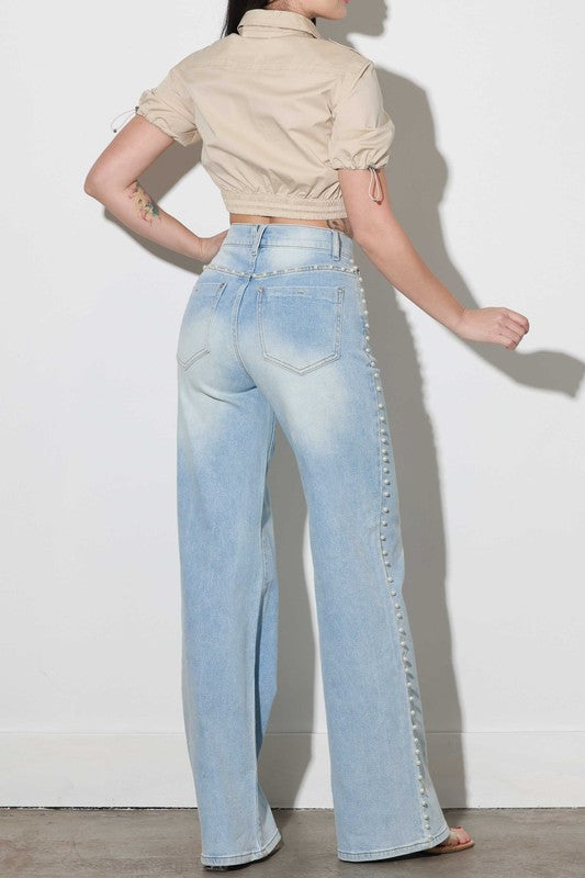 MAHONES VIBRANT ANCHOS TIRO ALTO CON TACHUELAS DE PERLA