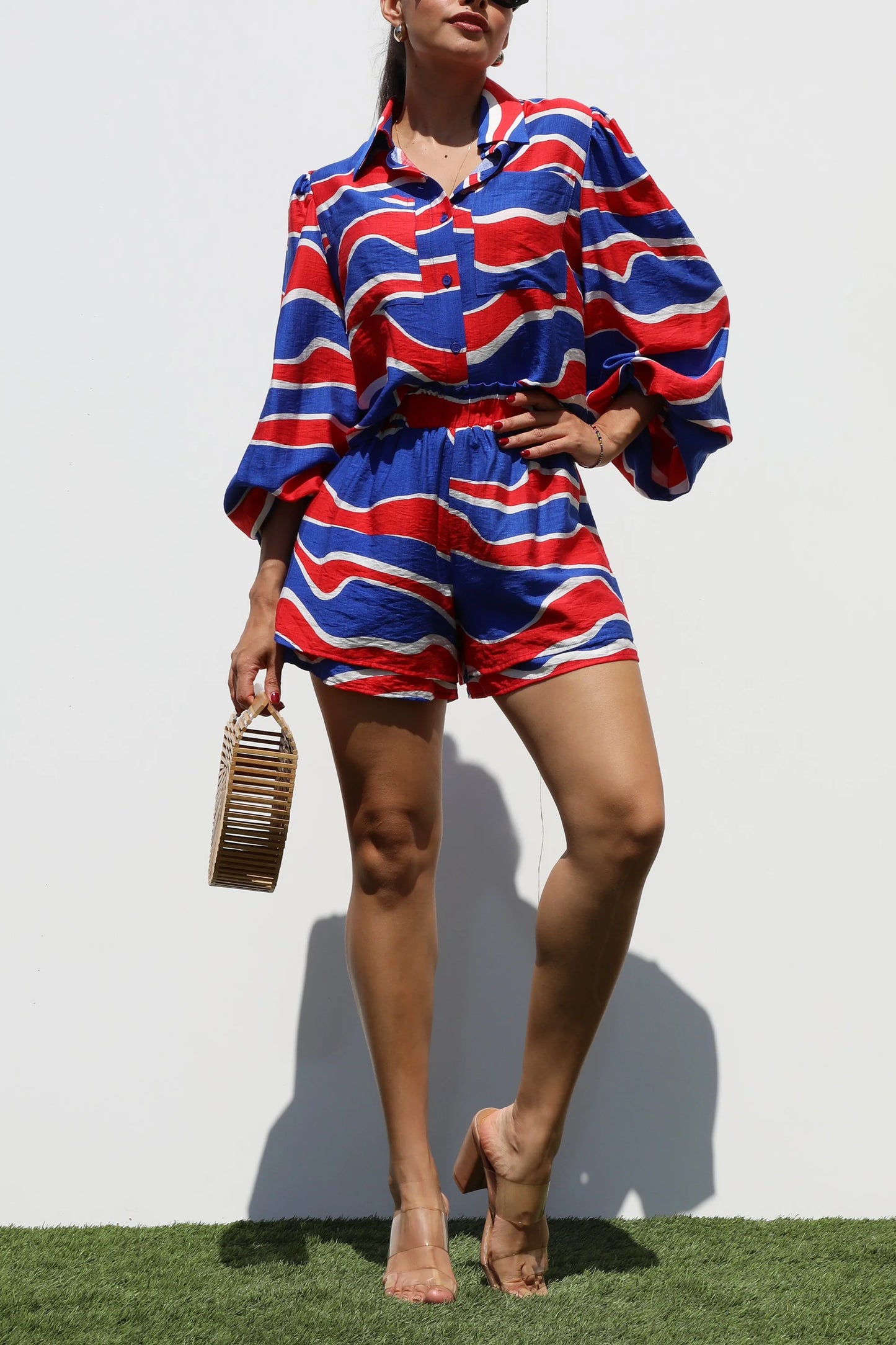 SET DE PANTALON CORTO Y CAMISA DE BOTONES AZUL Y ROJO