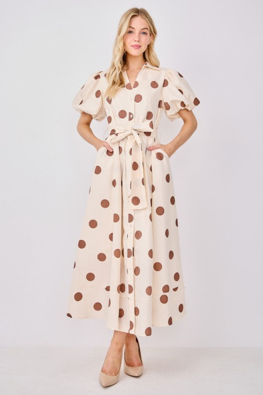 TRAJE DE POLKA DOTS CREMA Y MARRÓN