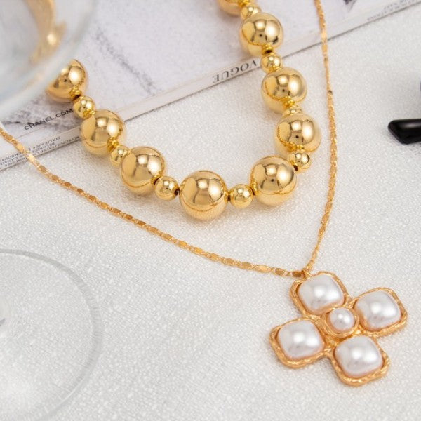 COLLAR CON CADENA DE BOLAS GRUESAS Y CRUZ