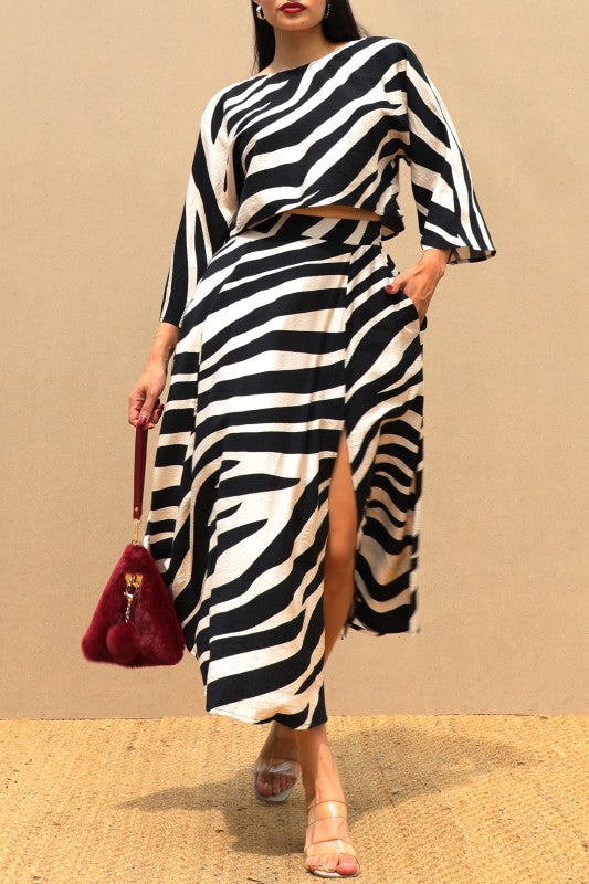 SET DE BLUSA Y FALDA IVORY Y NEGRO