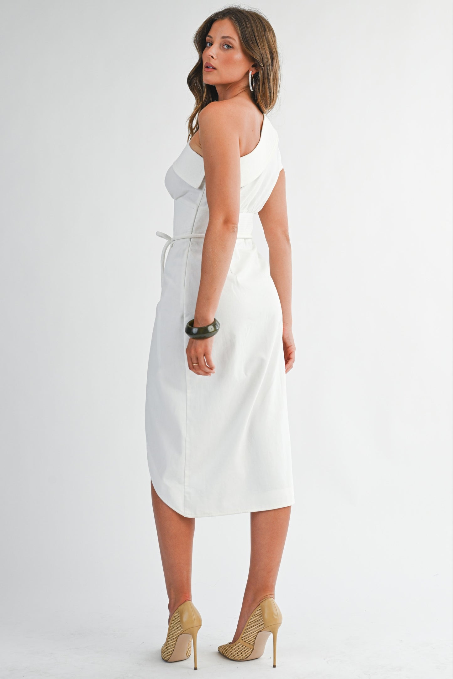 TRAJE MIDI CRUZADO BLANCO "ONE SHOULDER"