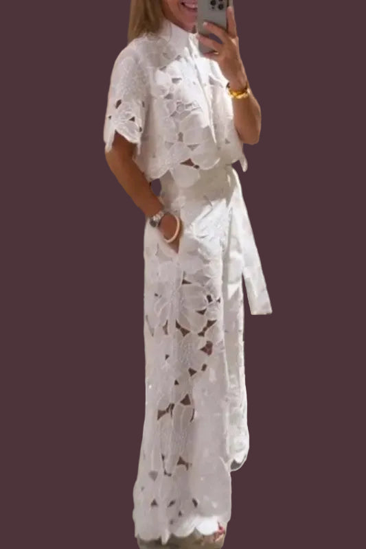 SET DE TOP Y PANTALÓN CON ABERTURAS FLORALES