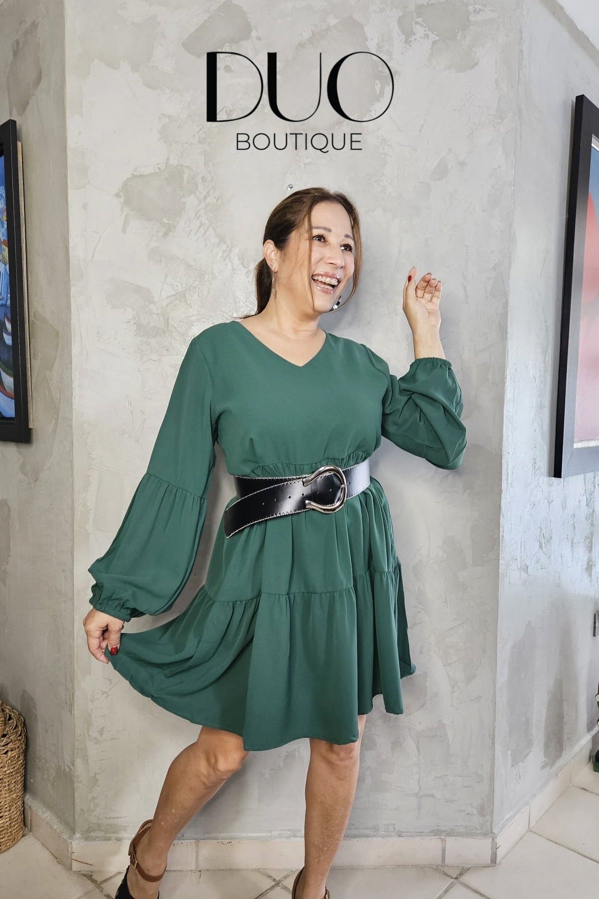 TRAJE VERDE CORTO