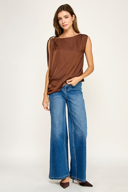 BLUSA MARRÓN DE MANGA CORTA