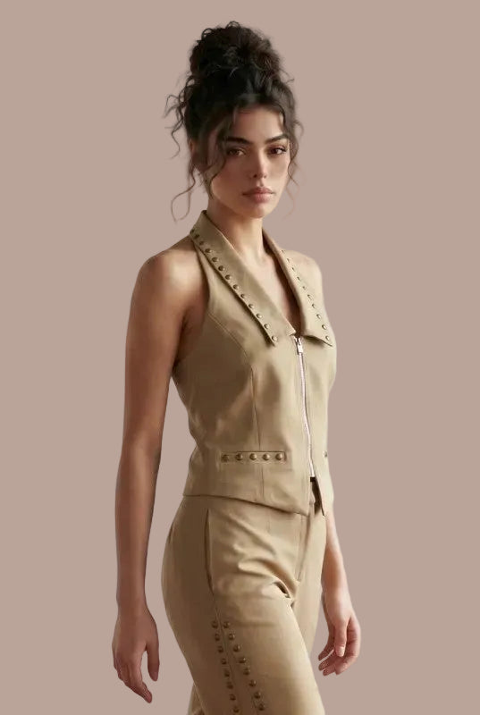TOP HALTER TIPO CHALECO CON TACHUELAS