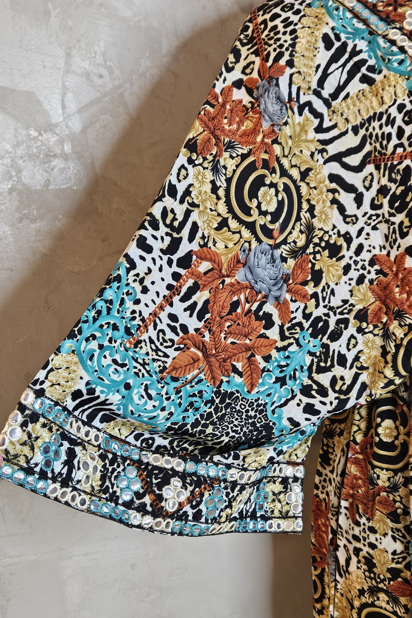 MAXI-DRESS "BOHO" CON TONOS DE AZUL, TERRACOTA Y ANIMAL PRINT