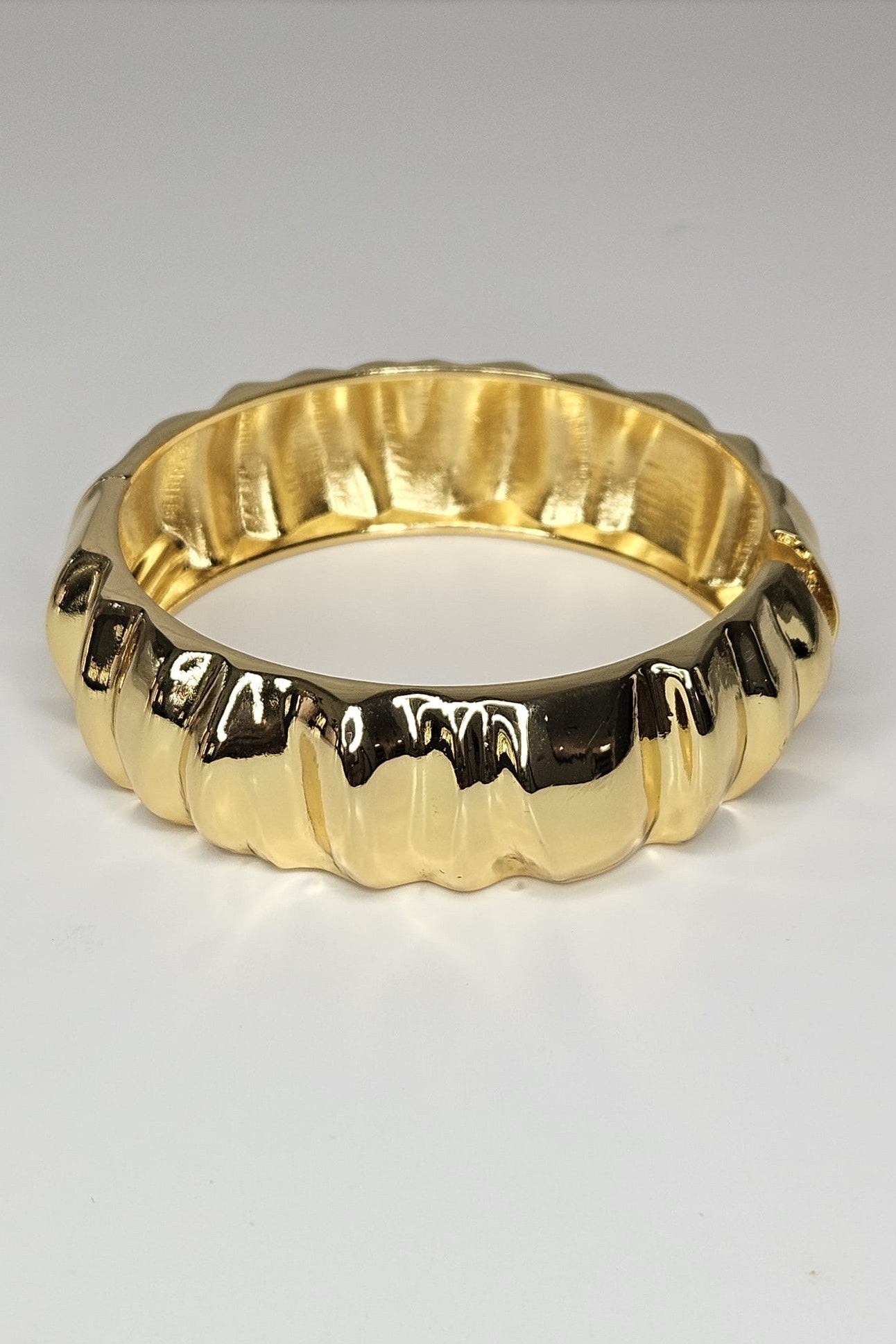 GOLD GATHERED BRACELET