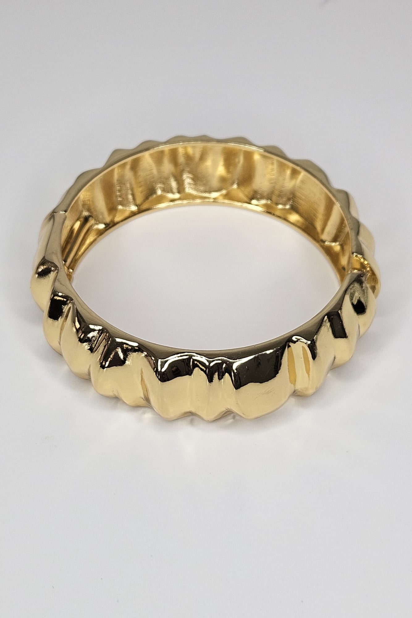 GOLD GATHERED BRACELET