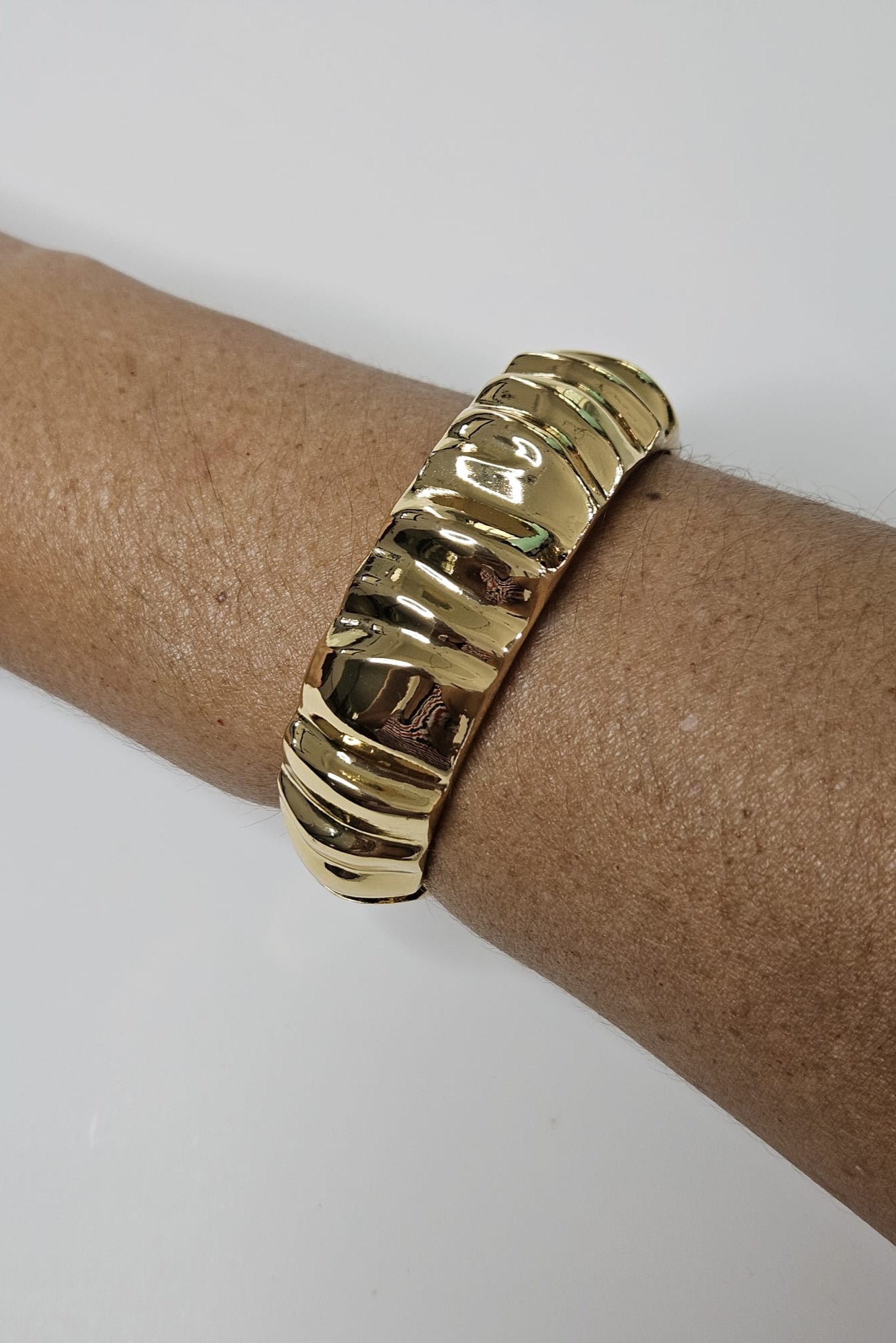 GOLD GATHERED BRACELET