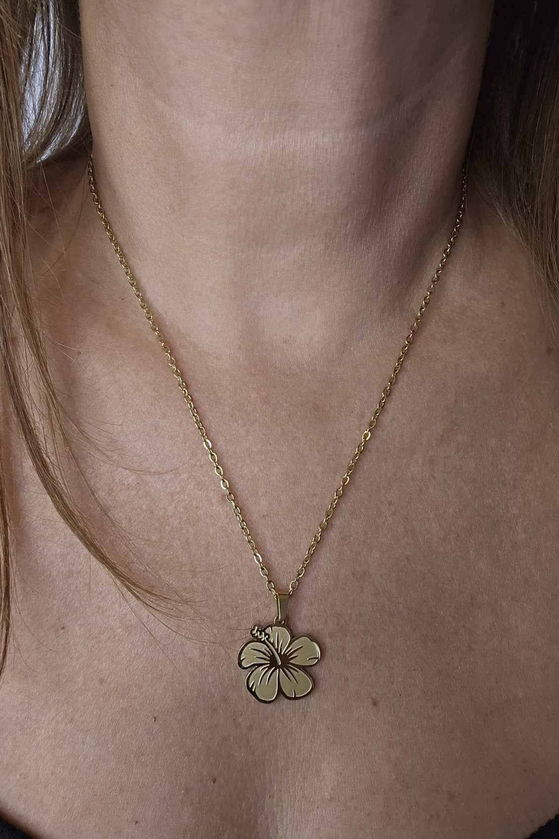 SET DE CADENA, PANTALLAS Y SORTIJA DE AMAPOLA DORADA