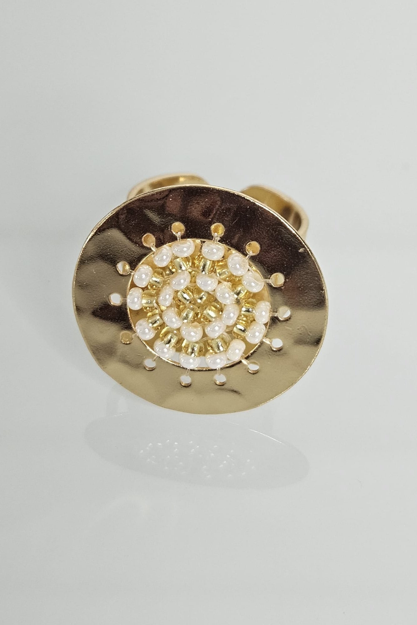 SORTIJA PEQUEÑA DORADA CON BLANCO