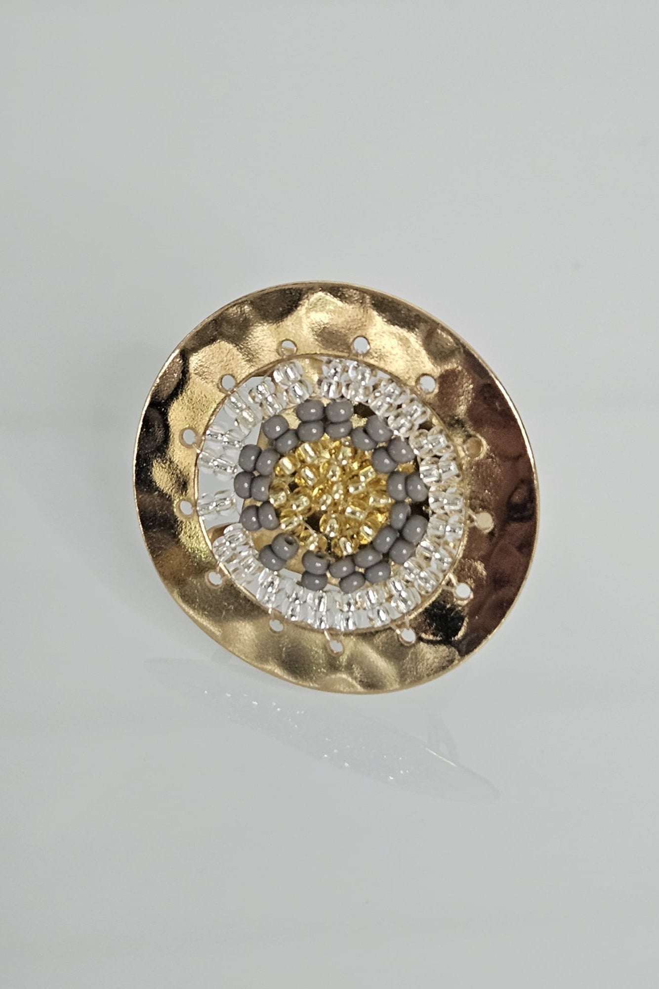 SORTIJA GRANDE DORADA CON GRIS Y TRANSPARENTE