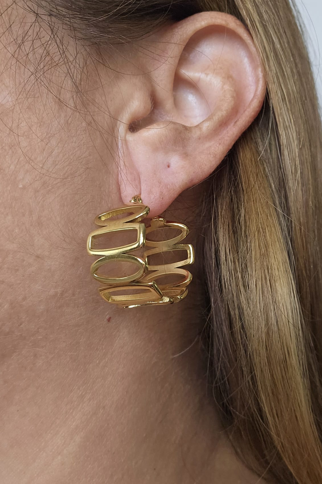 PANTALLAS "HOOPS" DORADAS CON ÓVALOS