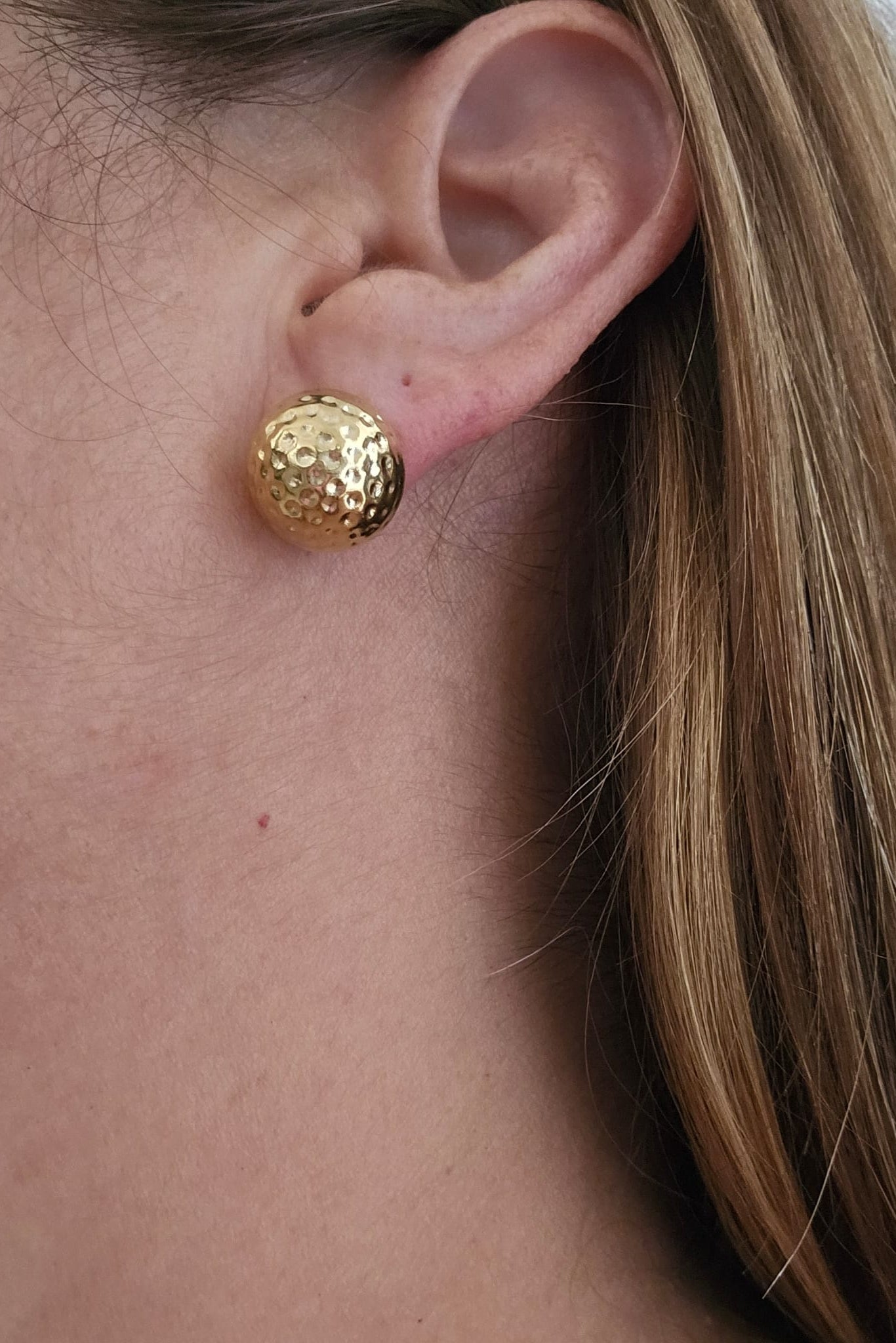 SET DORADO DE CADENA Y SORTIJA DE FLOR CON PANTALLAS