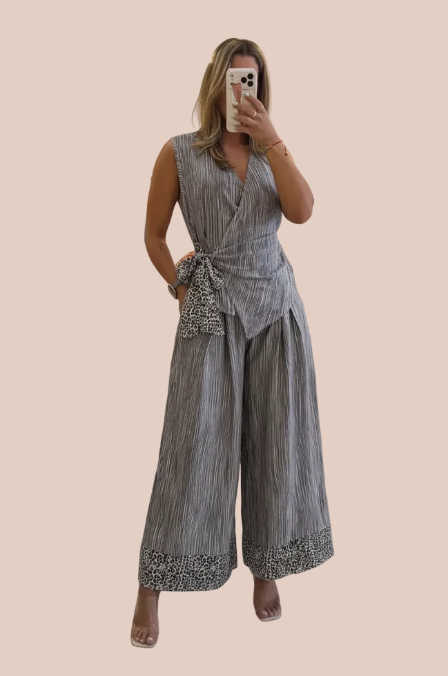 PANTALÓN DE RAYAS CON CORREA