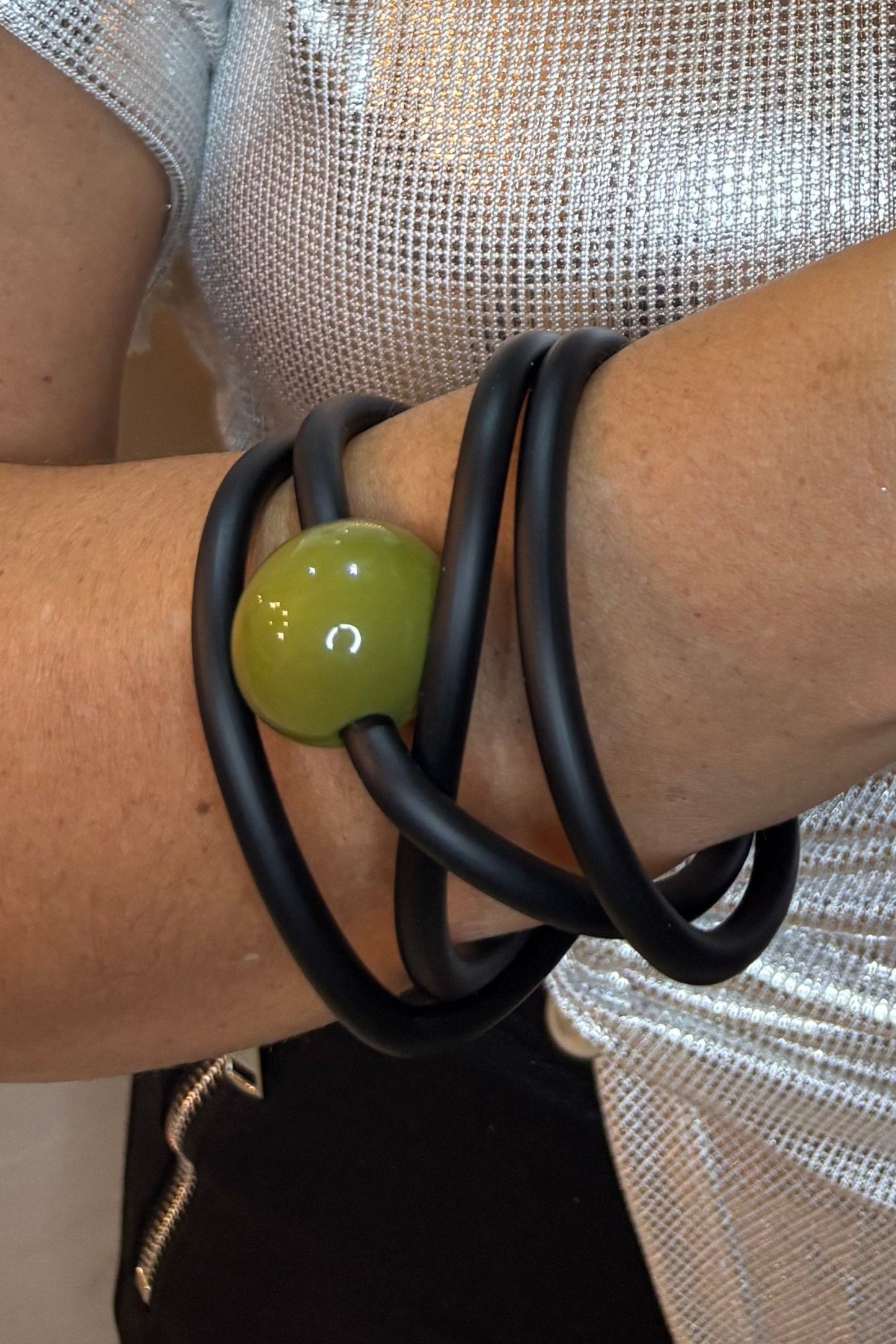 PULSERA NEGRA Y VERDE