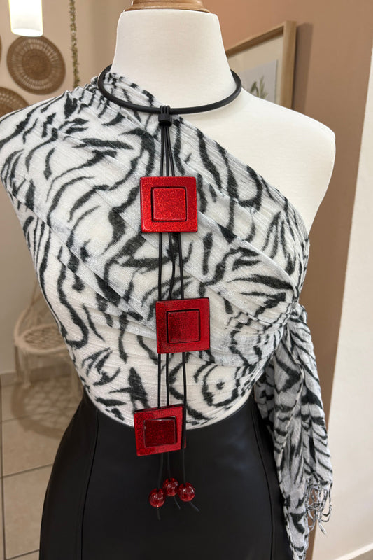 COLLAR NEGRO Y ROJO