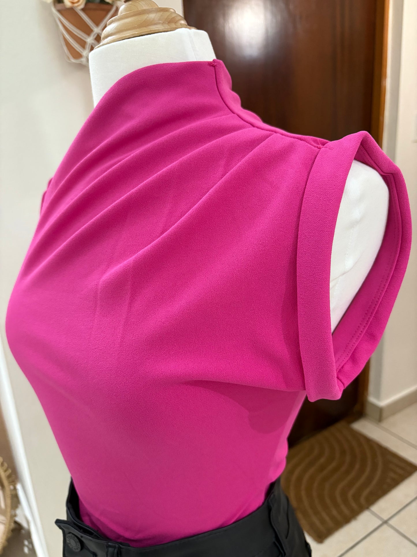 BLUSA "ONE SHOULDER" FUCSIA